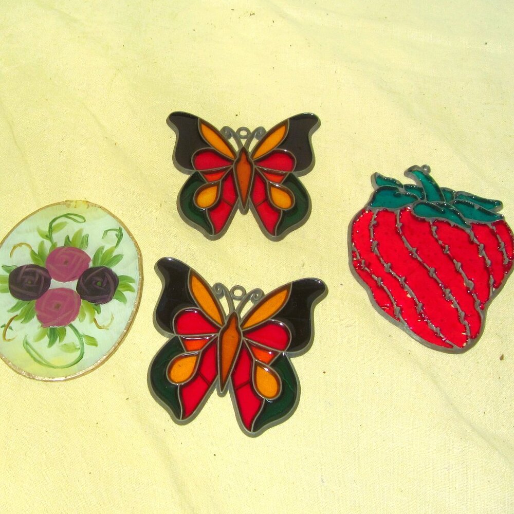 VTG GLASS SUNCATCHERS SET OF 4